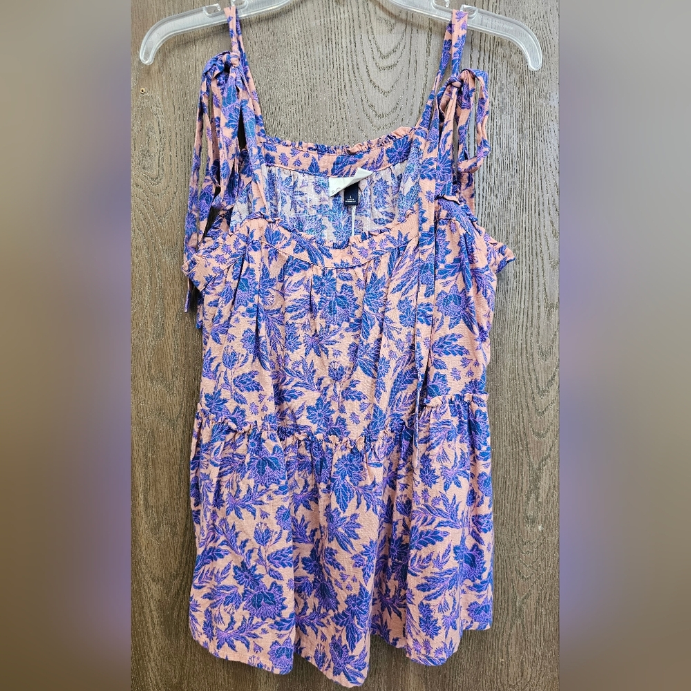 NWT, Universal Thread ruffle floral tank top, Large